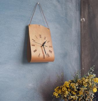 Großhandel B2B Kreative dekorative Wanduhr in Form einer Handtasche